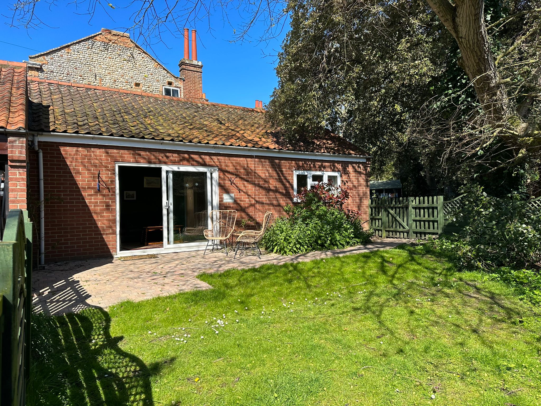 Bungalow garden